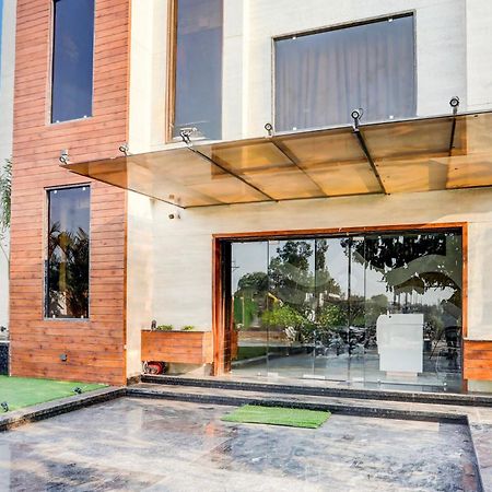 מלון גוואליור Super Collection O Belgacihia Near Kolkata Railway Station מראה חיצוני תמונה