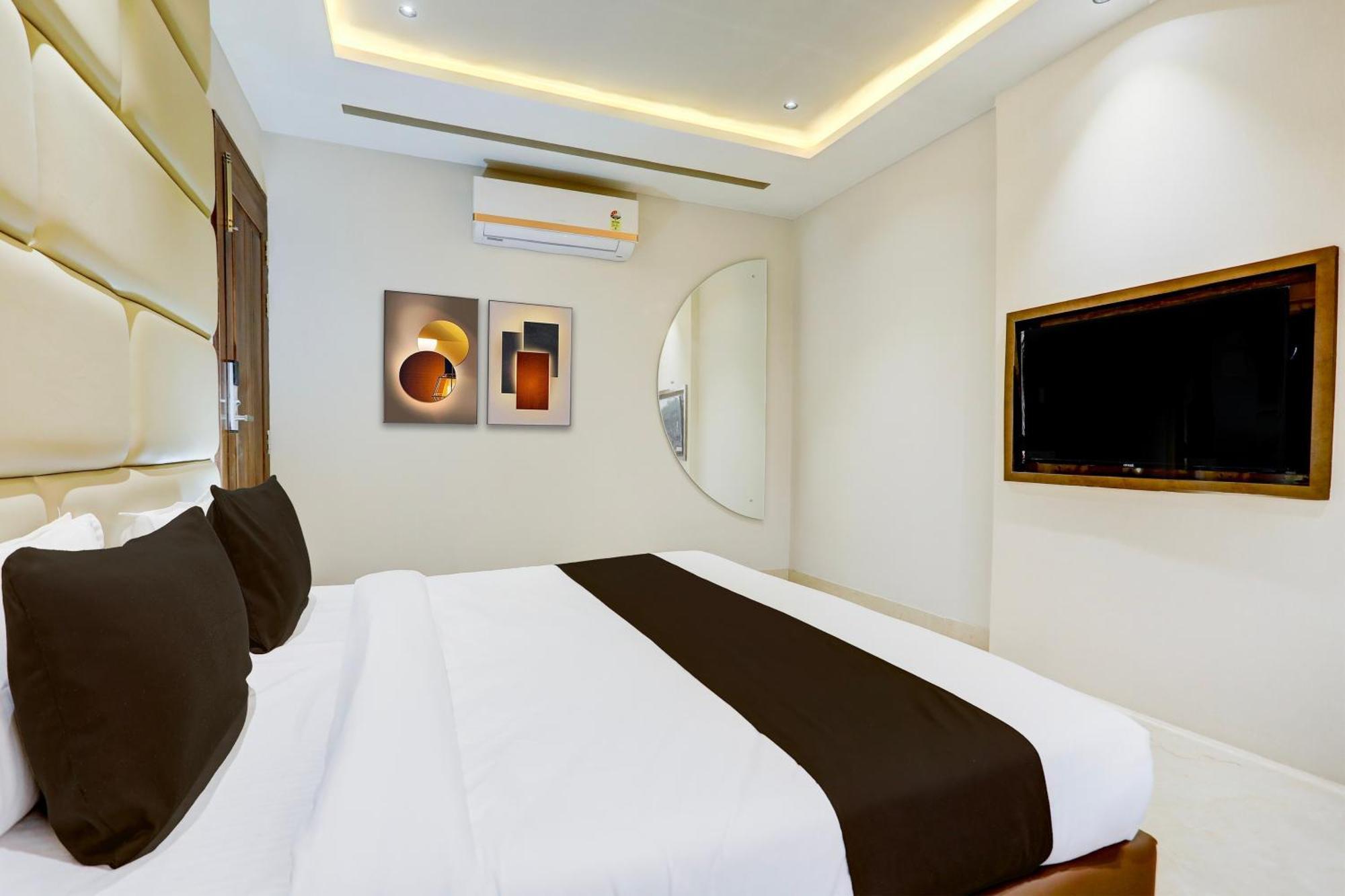 מלון גוואליור Super Collection O Belgacihia Near Kolkata Railway Station מראה חיצוני תמונה