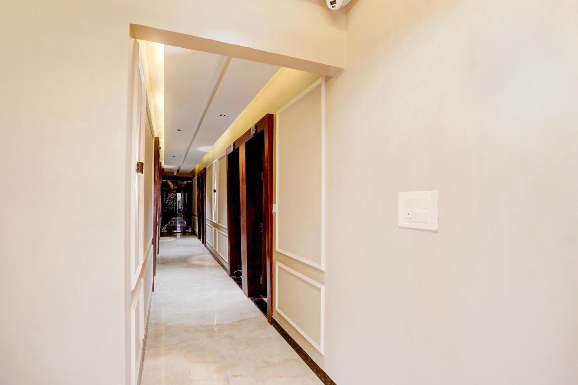 מלון גוואליור Super Collection O Belgacihia Near Kolkata Railway Station מראה חיצוני תמונה