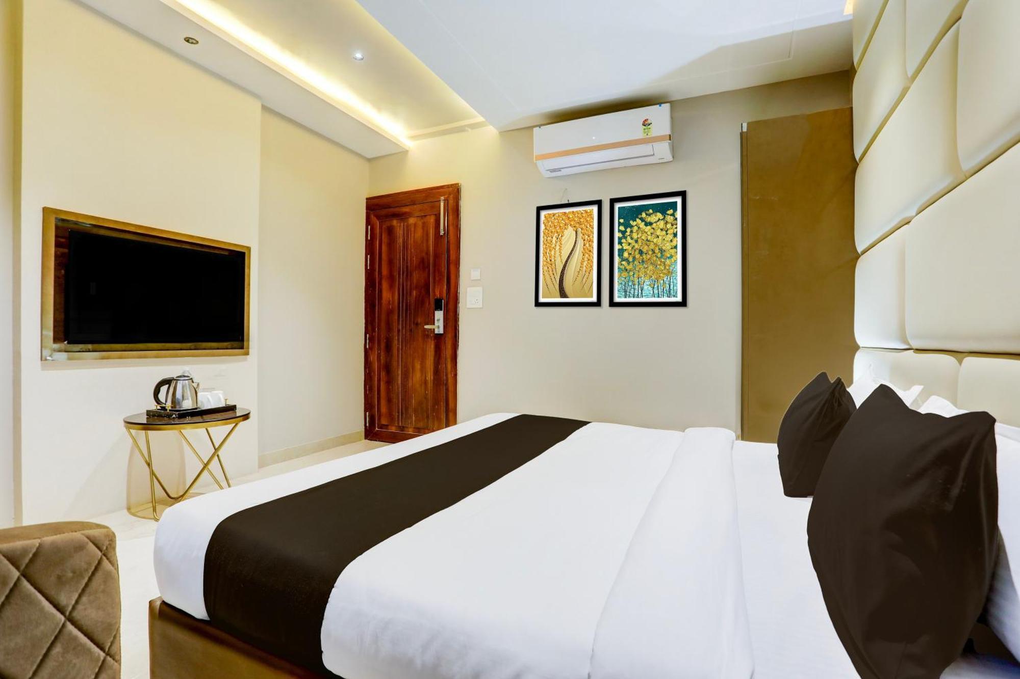 מלון גוואליור Super Collection O Belgacihia Near Kolkata Railway Station מראה חיצוני תמונה