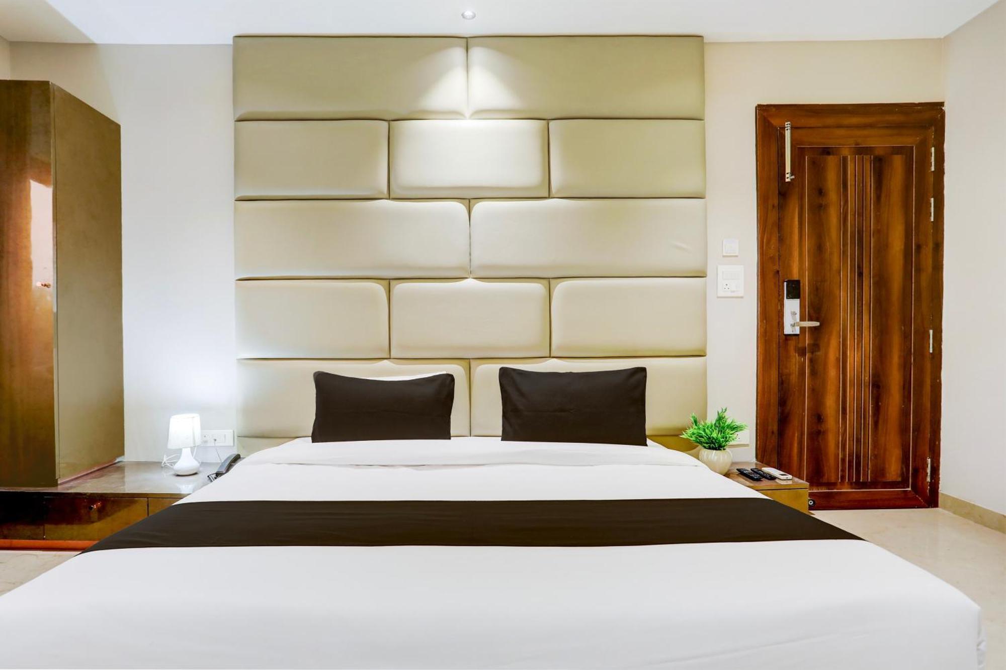 מלון גוואליור Super Collection O Belgacihia Near Kolkata Railway Station מראה חיצוני תמונה