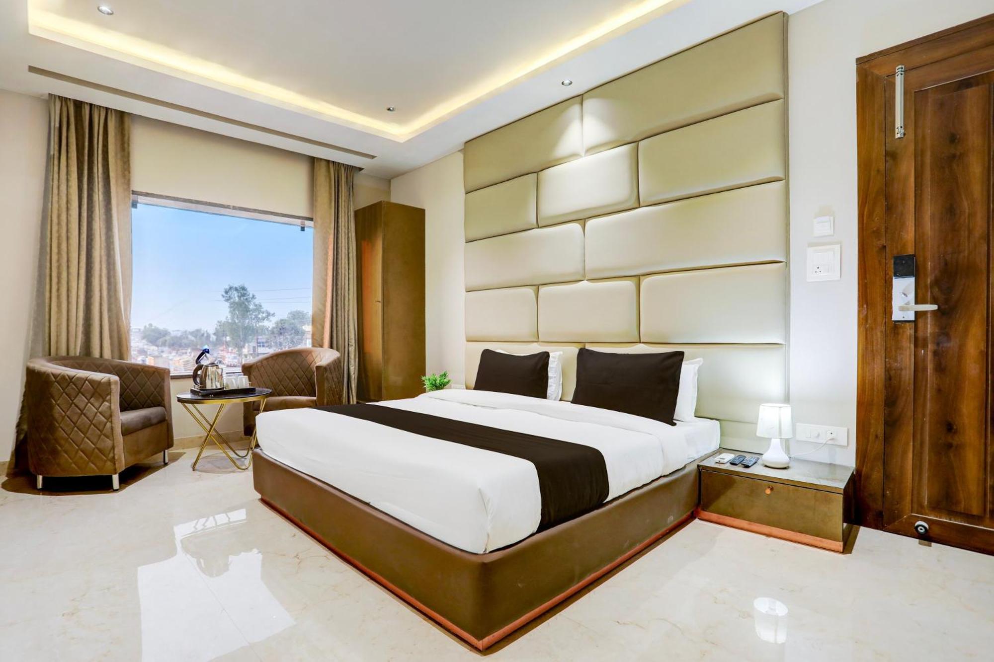 מלון גוואליור Super Collection O Belgacihia Near Kolkata Railway Station מראה חיצוני תמונה