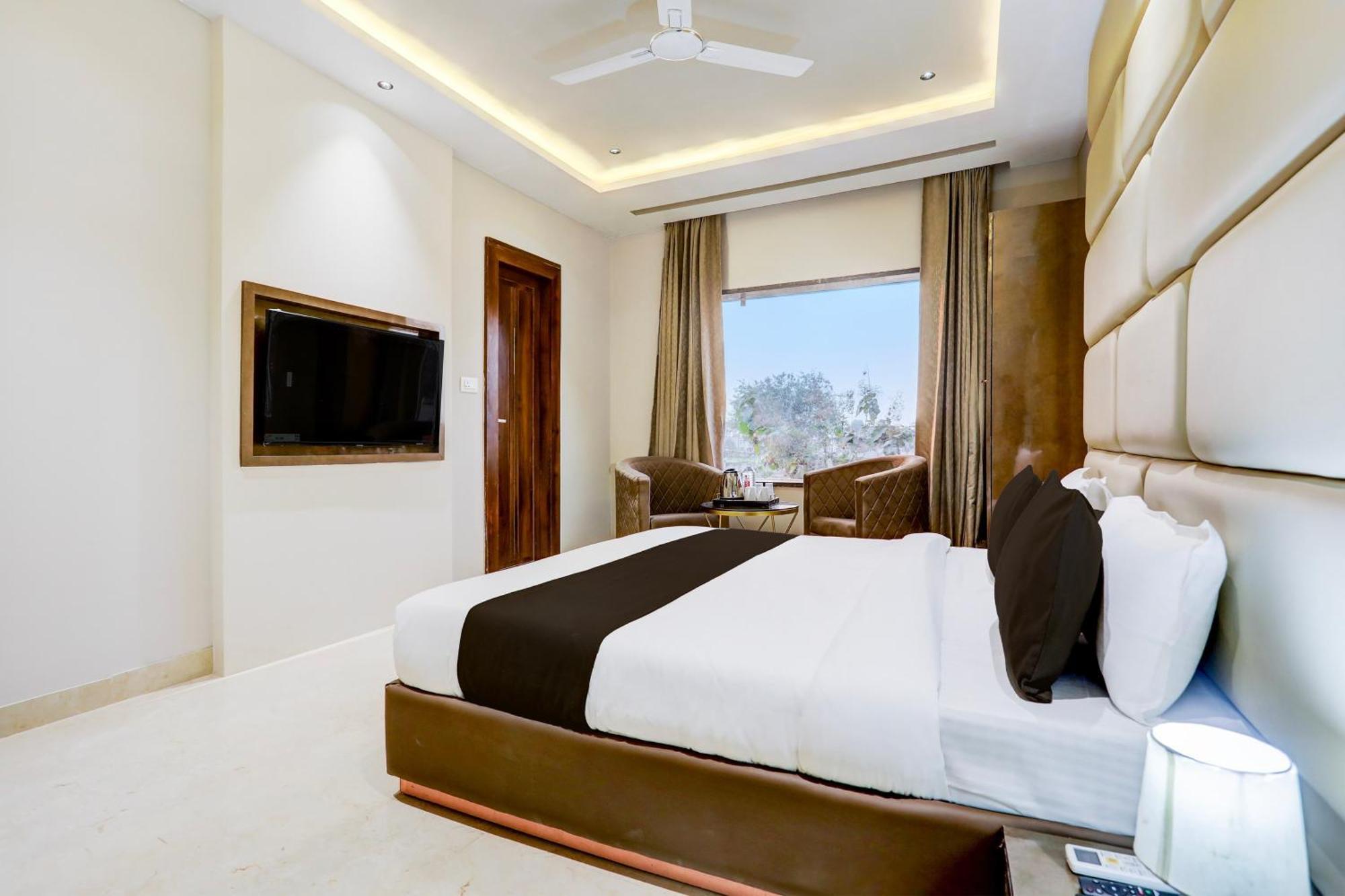 מלון גוואליור Super Collection O Belgacihia Near Kolkata Railway Station מראה חיצוני תמונה
